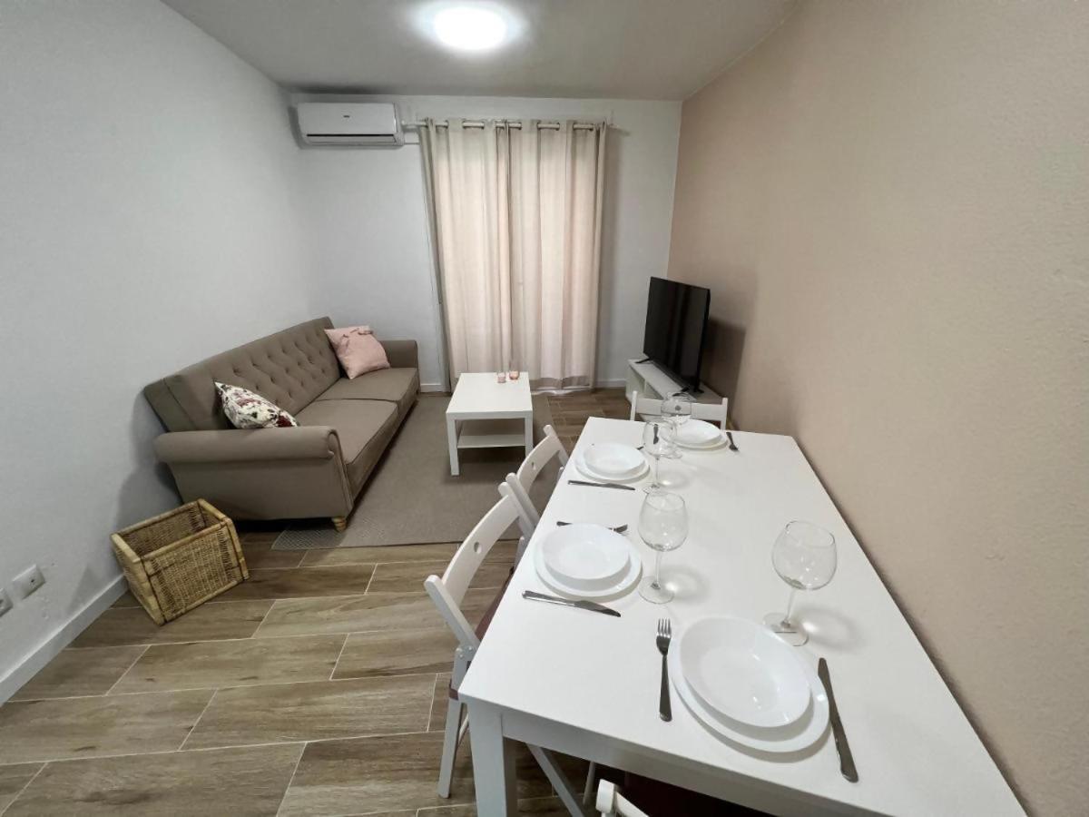 Apartamenticos Libertad I سرقسطة المظهر الخارجي الصورة